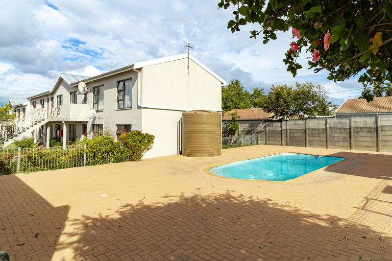 2 Bedroom Property for Sale in Vredekloof East Western Cape